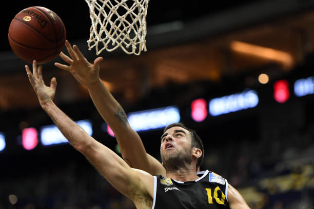 速吸引了不 速吸引了不