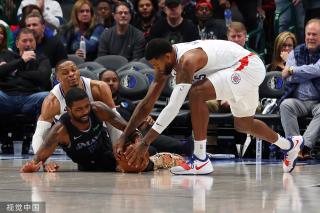 同时吸引了 同时吸引了