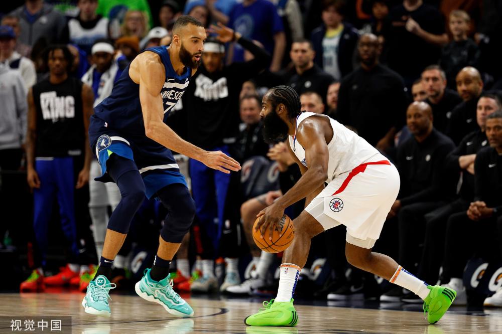 展现出了强 展现出了强