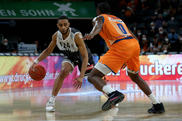 西蒙尼也表 西蒙尼也表